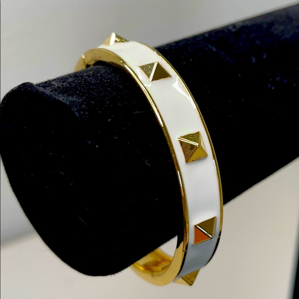 White & gold spiked bracelet!